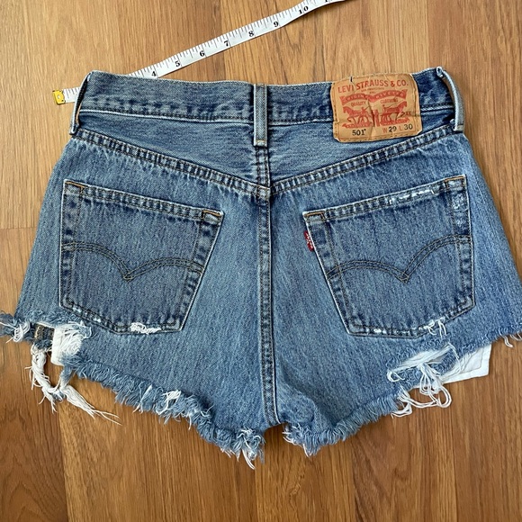 Distressed Vintage Levi 501 shorts - Picture 4 of 5